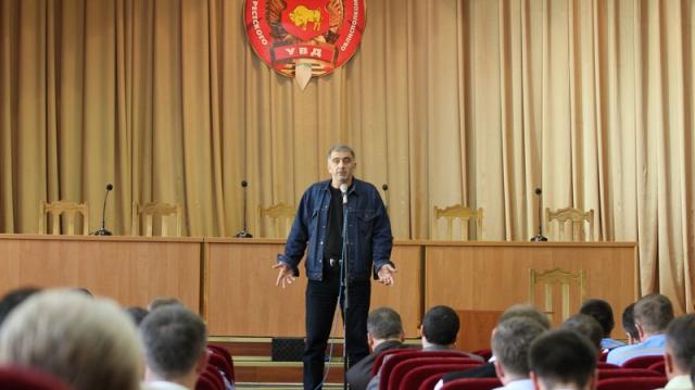 Заслуженный артист Армении Роберт Акопян принял участие в традиционном совещании аппарата УВД в Бресте